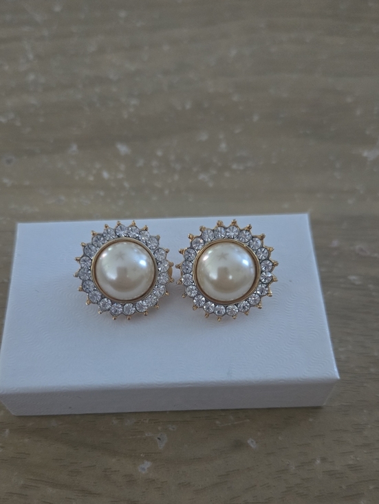 Jewelry - Classic Pearl Halo Stud Earrings - Gold Tone